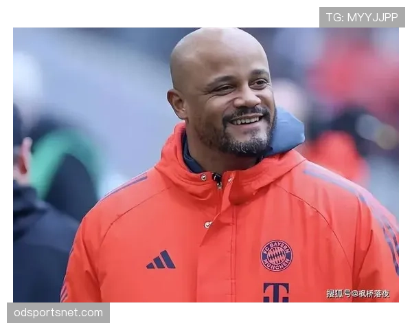 孔帕尼一边看孩子一边指导球队？这生活真不像靠钱堆出来的豪华剧场！