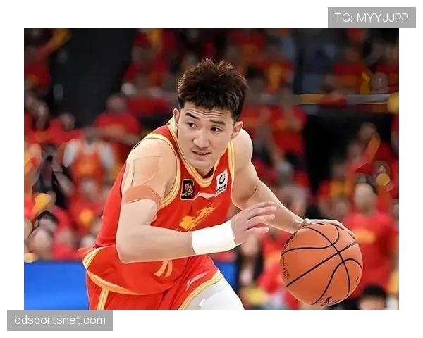 孙铭徽训练完直接拎两袋蛋白粉回家，冰箱塞满能量胶像囤零食